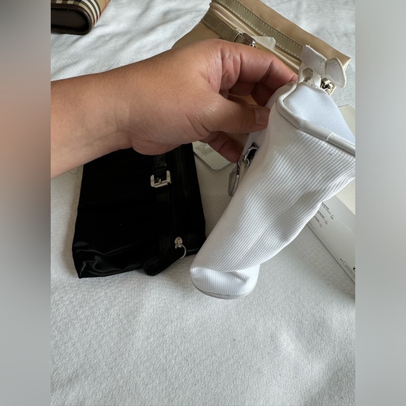 🙏Dior 3 Small Pouches (brandnew) - Picture 6 of 17